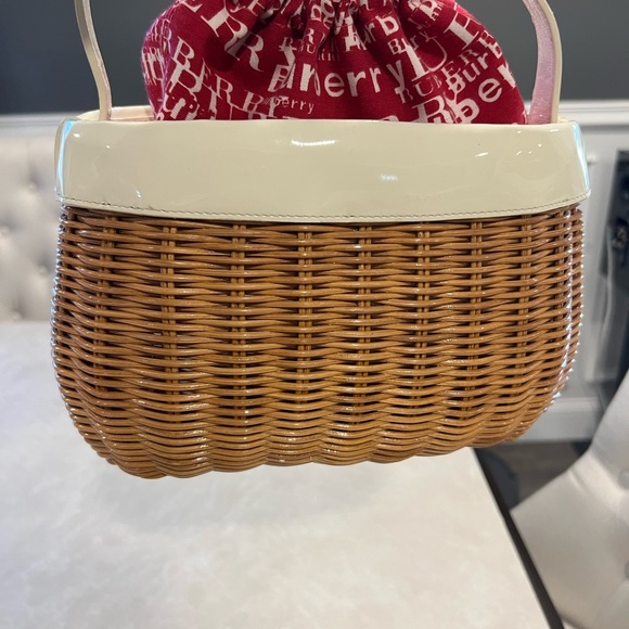 🤎🤍Burberry Wicker Bag🤍🤎 - Picture 4 of 13